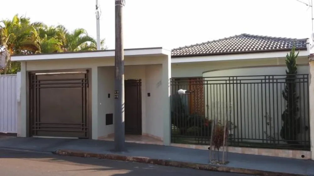 Casa, 4 quartos, 392 m² - Foto 1