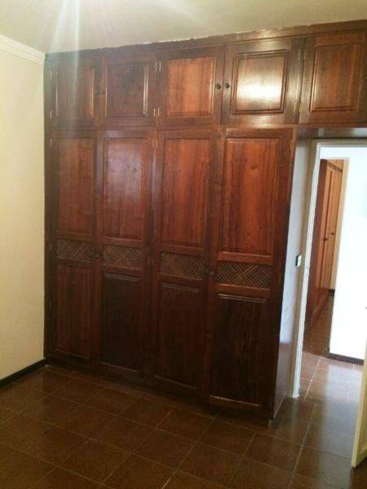 Casa à venda com 2 quartos, 240m² - Foto 8