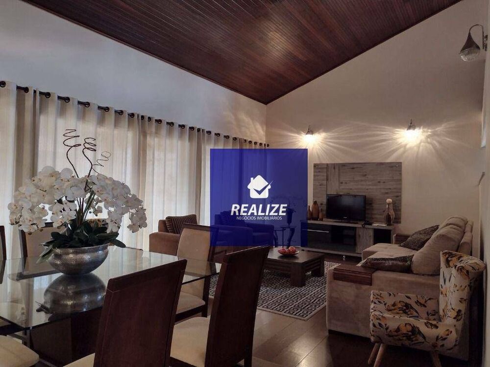 Casa, 3 quartos, 258 m² - Foto 1