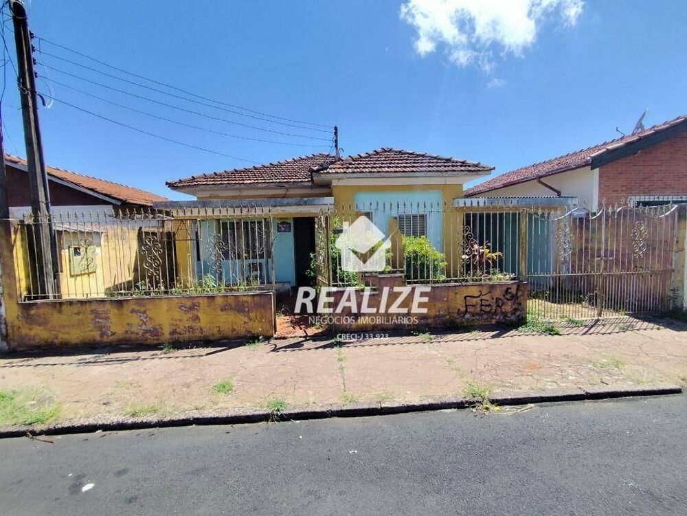 Casa à venda com 2 quartos, 100m² - Foto 1