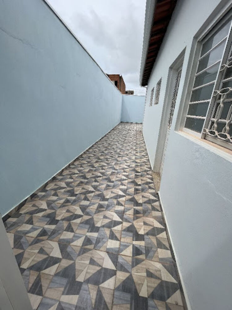 Casa à venda com 3 quartos, 120m² - Foto 2