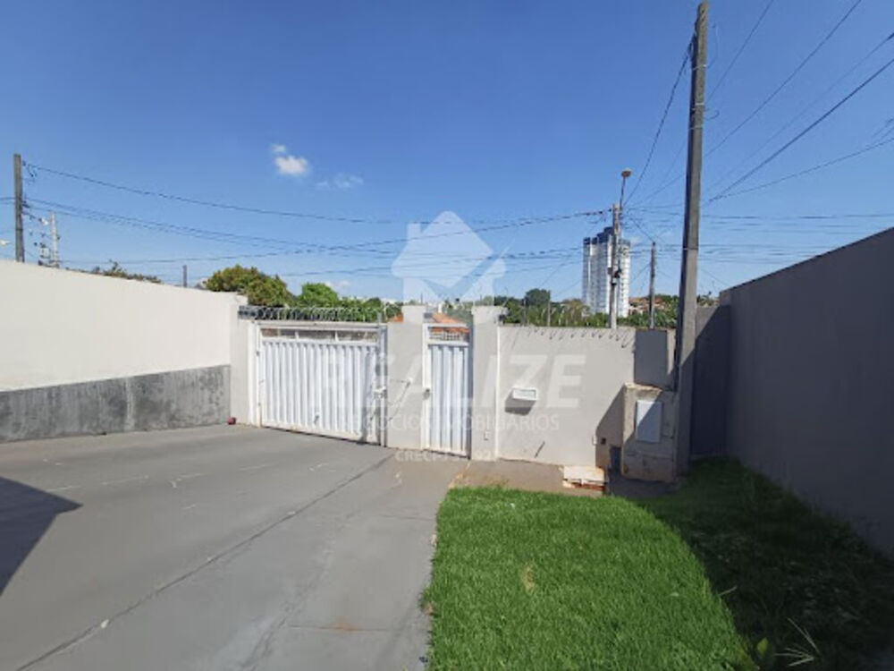 Casa à venda com 4 quartos, 135m² - Foto 4