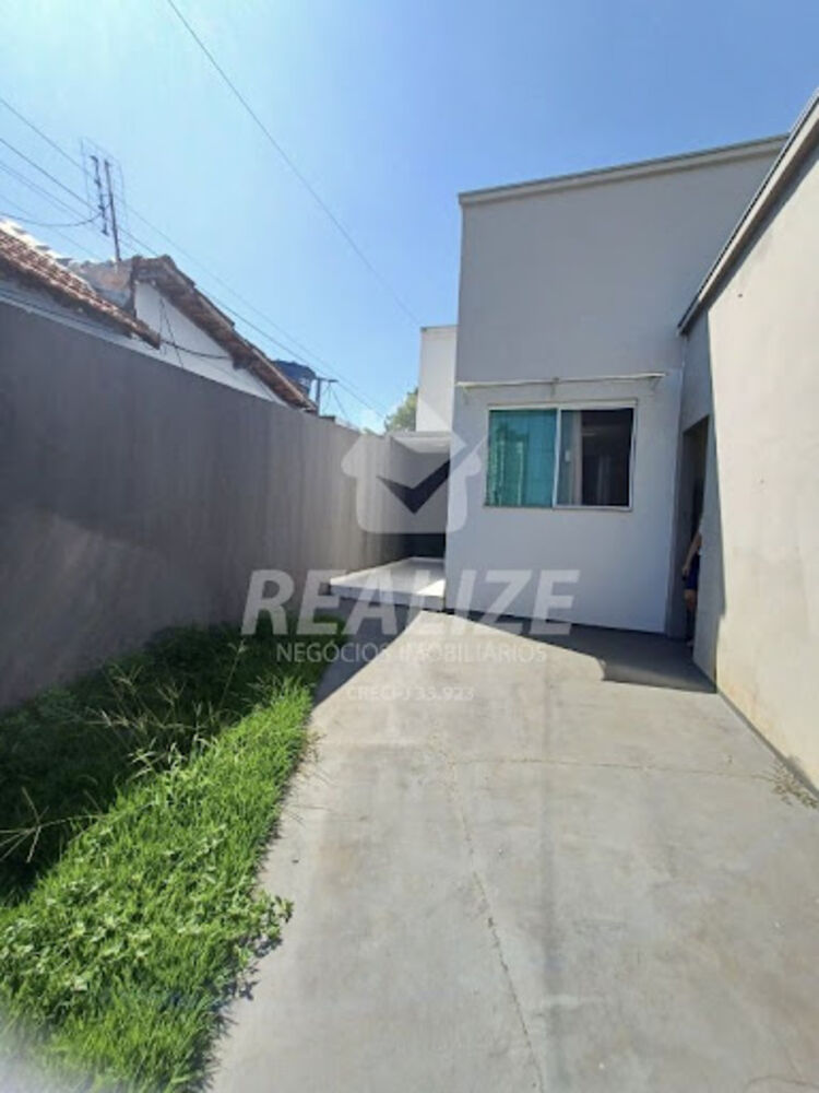 Casa à venda com 4 quartos, 135m² - Foto 3