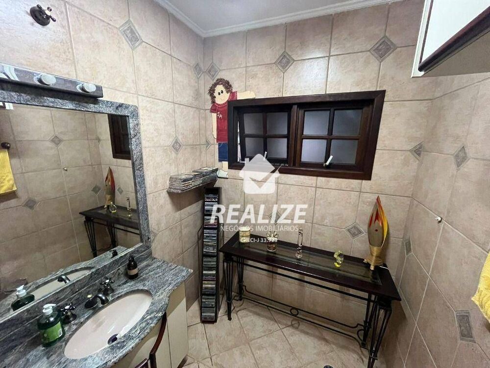 Sobrado, 4 quartos, 310 m² - Foto 1