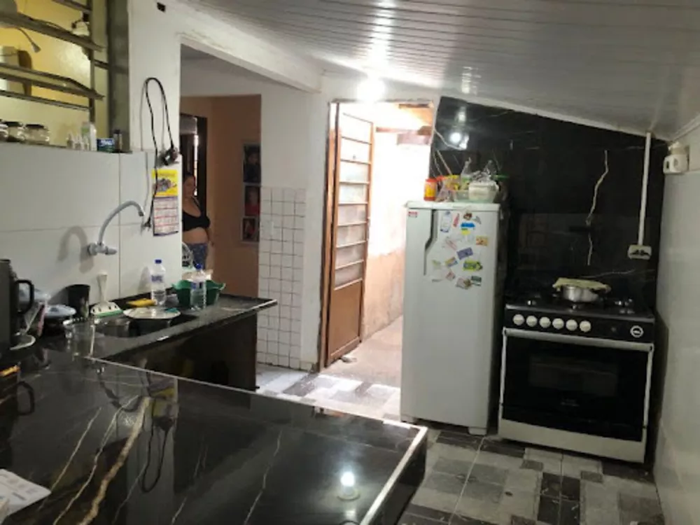 Casa à venda com 3 quartos, 225m² - Foto 4