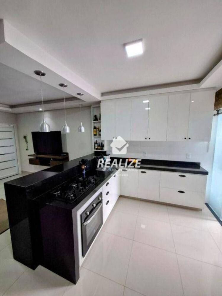 Casa à venda com 2 quartos, 110m² - Foto 3