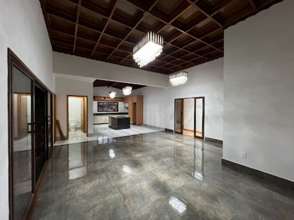Casa à venda com 3 quartos, 270m² - Foto 3