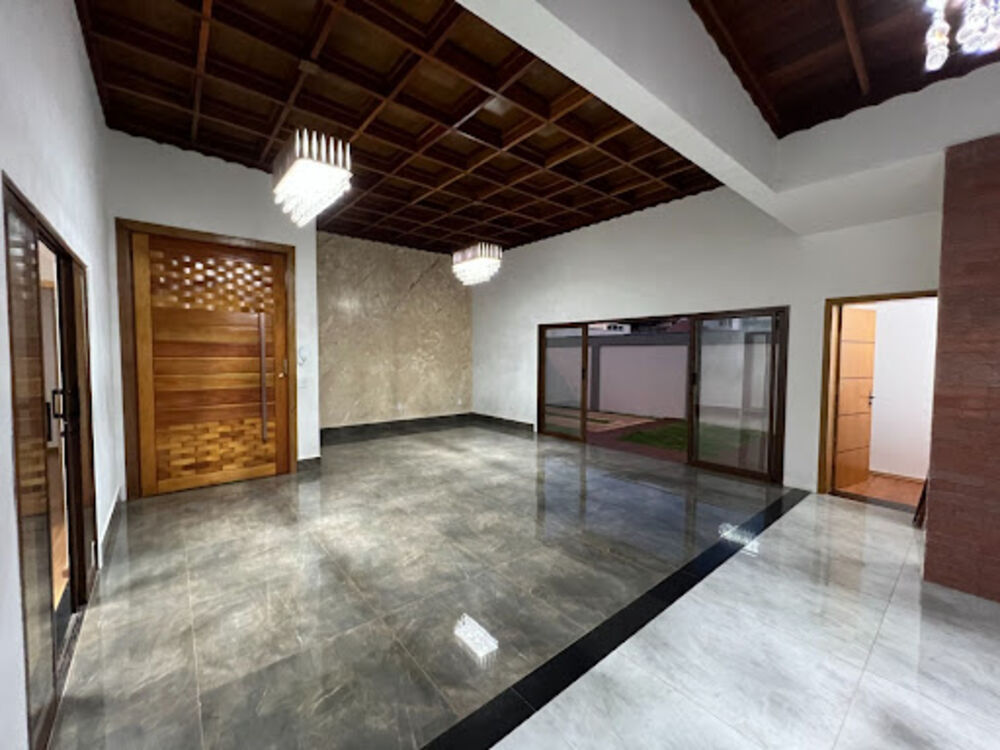 Casa à venda com 3 quartos, 270m² - Foto 1