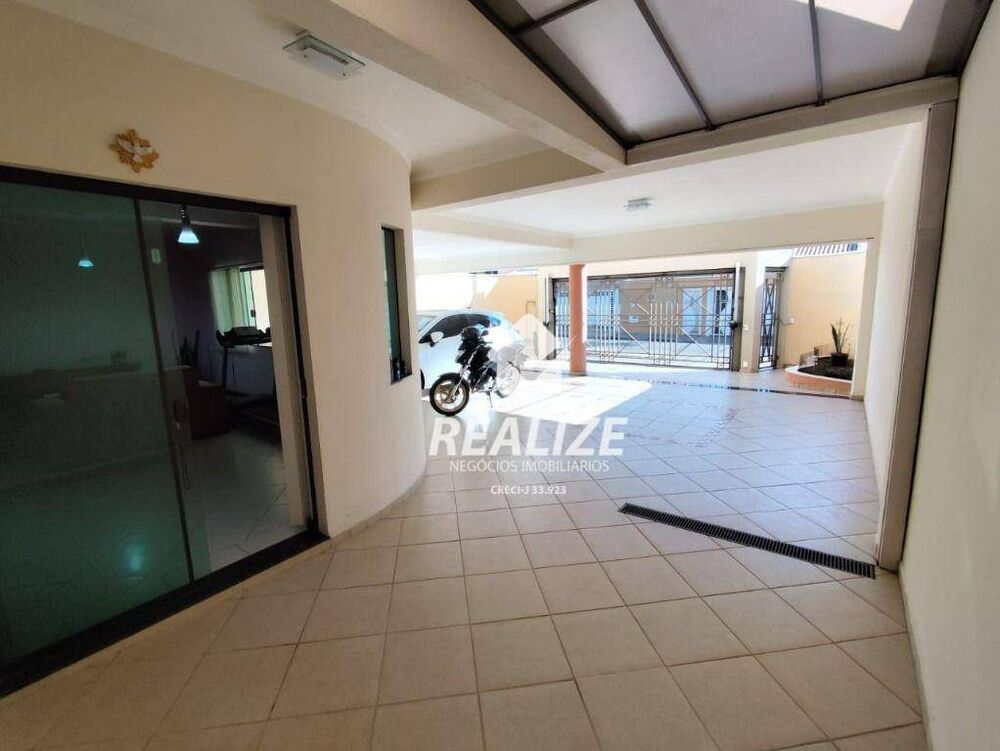 Sobrado, 3 quartos, 272 m² - Foto 1