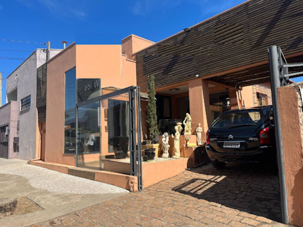 Casa à venda com 5 quartos, 350m² - Foto 1