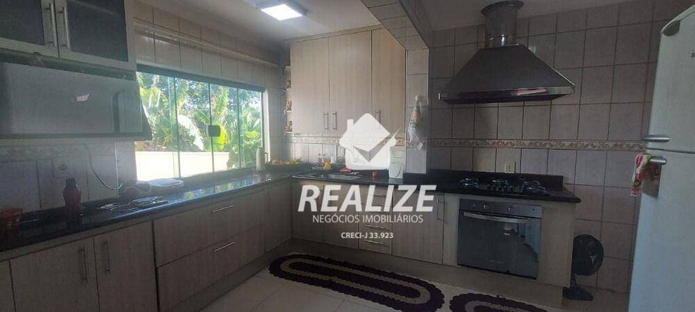 Casa, 3 quartos, 168 m² - Foto 2