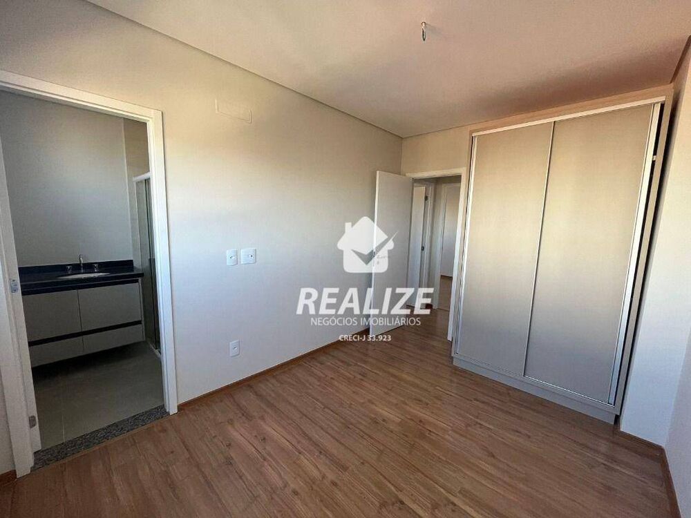 Apartamento à venda com 3 quartos, 111m² - Foto 1