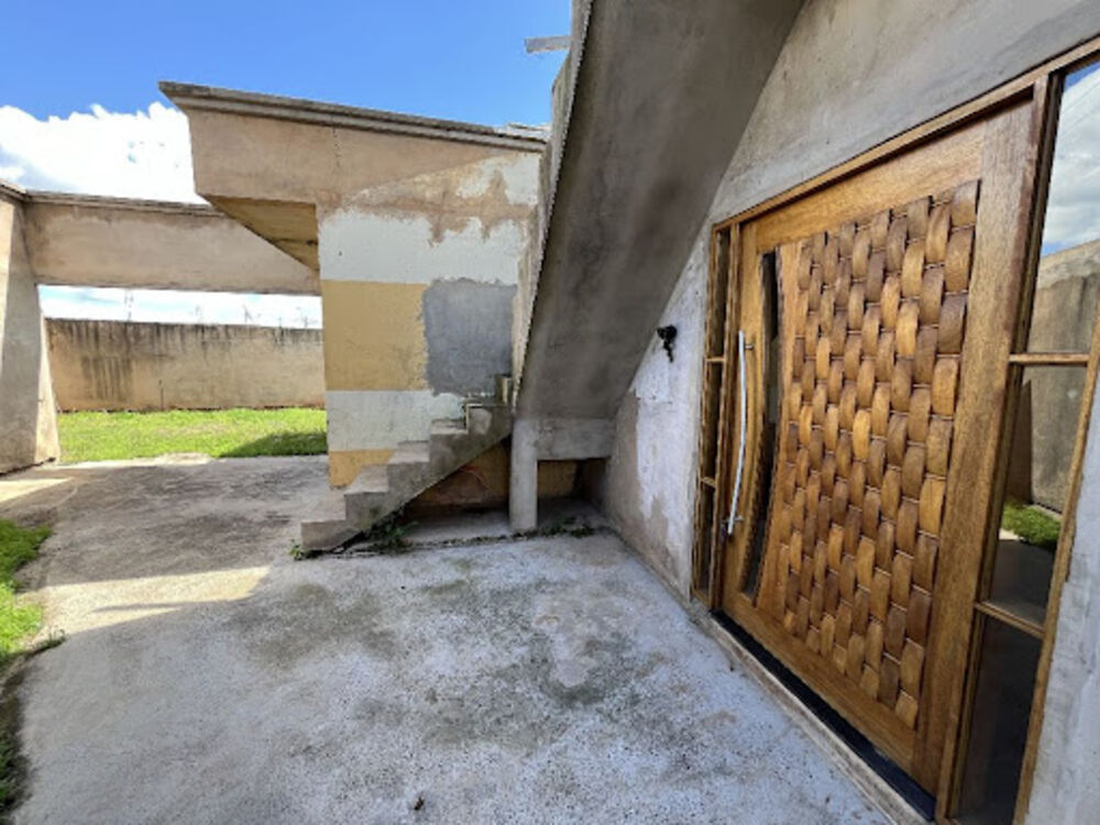 Casa à venda com 2 quartos, 135m² - Foto 1