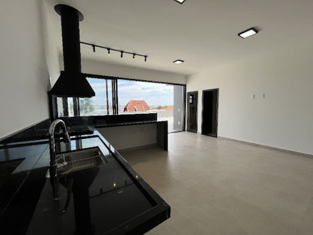 Casa de Condomínio à venda com 3 quartos, 235m² - Foto 3