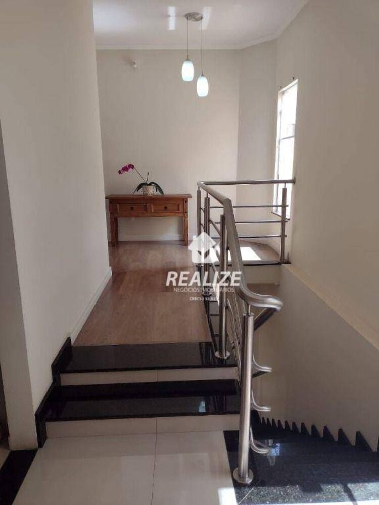 Casa, 3 quartos, 290 m² - Foto 4