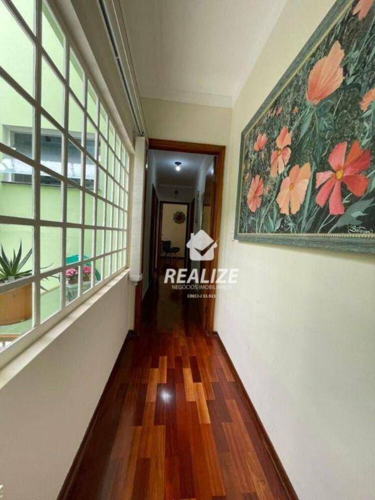 Casa à venda com 3 quartos, 213m² - Foto 4