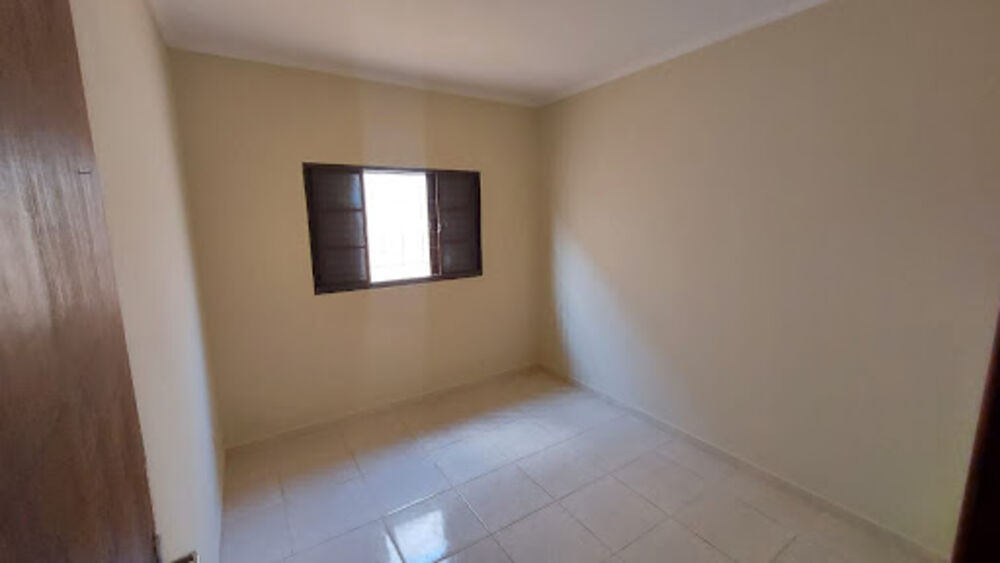 Casa à venda com 2 quartos, 70m² - Foto 2