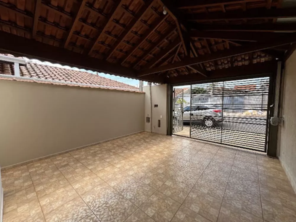 Casa à venda com 2 quartos, 80m² - Foto 2