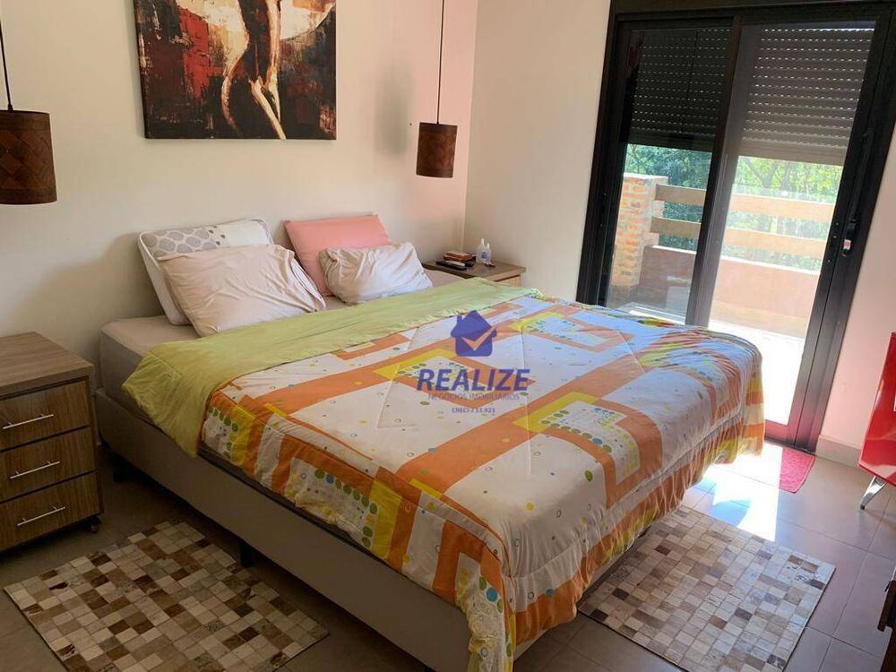 Casa de Condomínio à venda com 3 quartos, 300m² - Foto 2