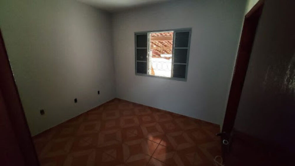 Casa à venda com 4 quartos, 265m² - Foto 2