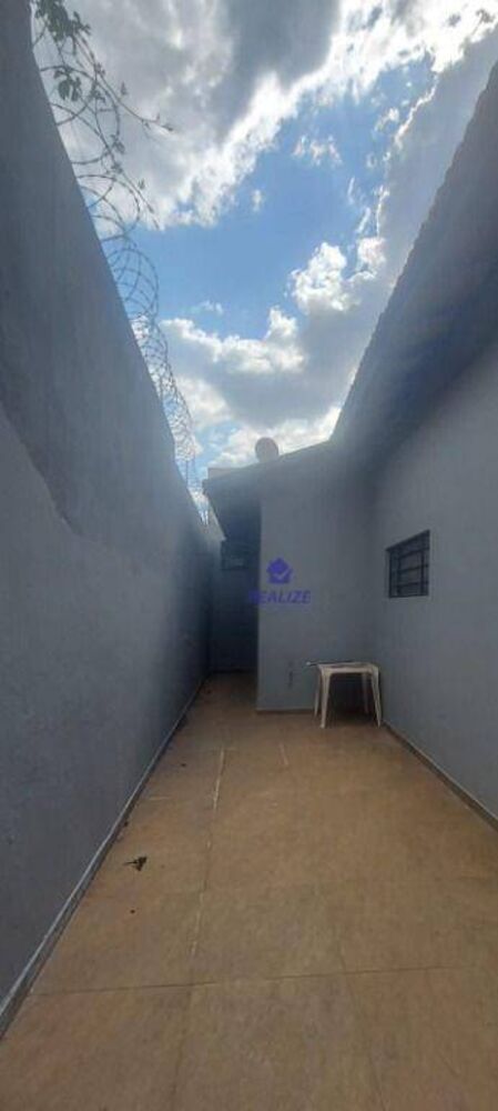 Casa à venda com 1 quarto, 275m² - Foto 3