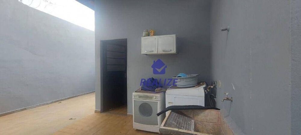 Casa à venda com 1 quarto, 275m² - Foto 2