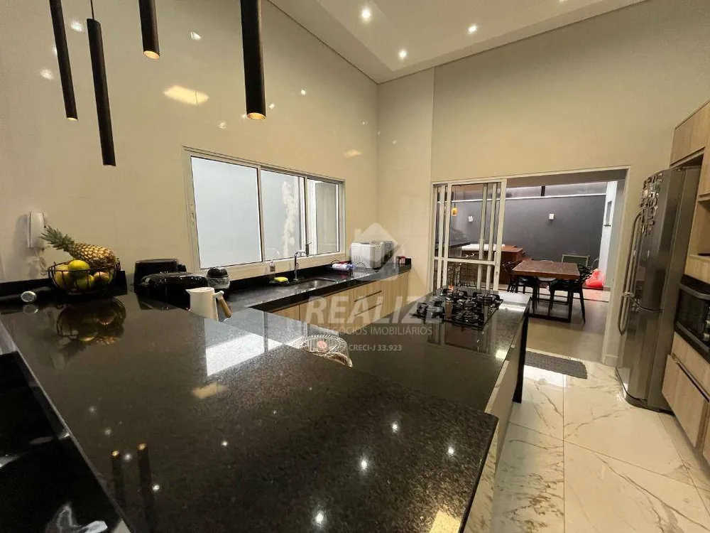 Casa, 3 quartos, 210 m² - Foto 1