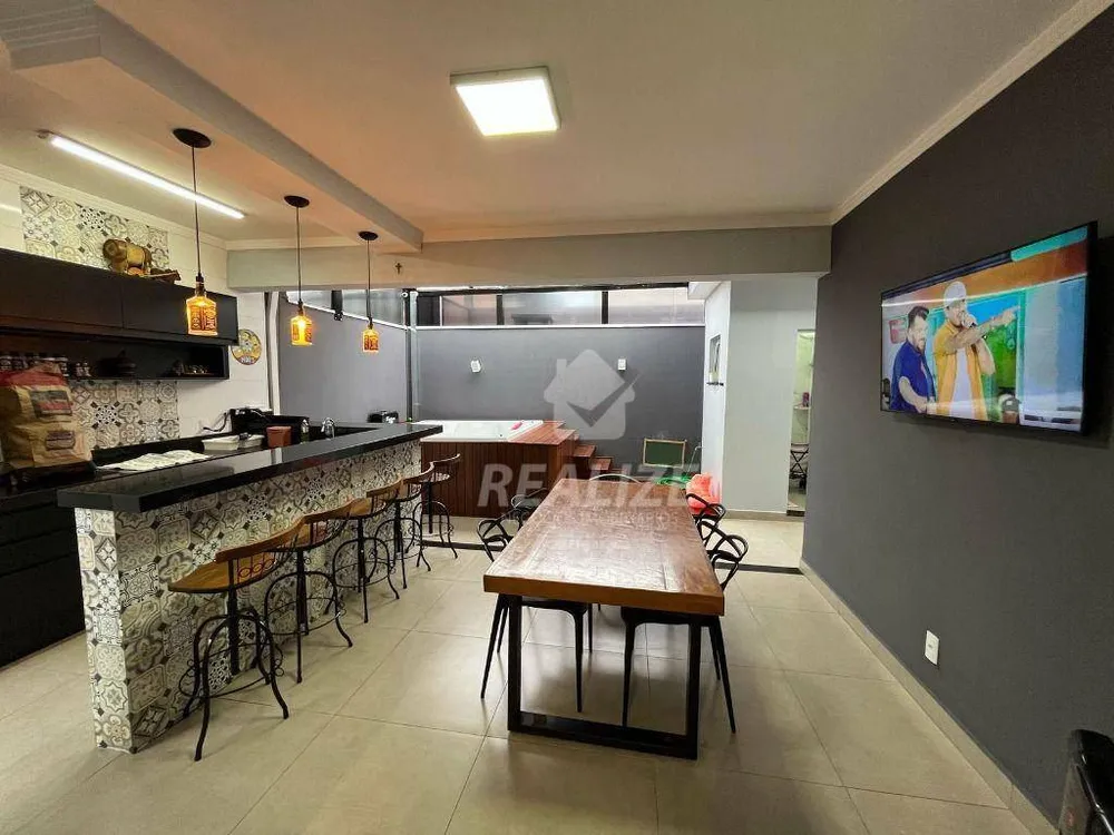 Casa, 3 quartos, 210 m² - Foto 3