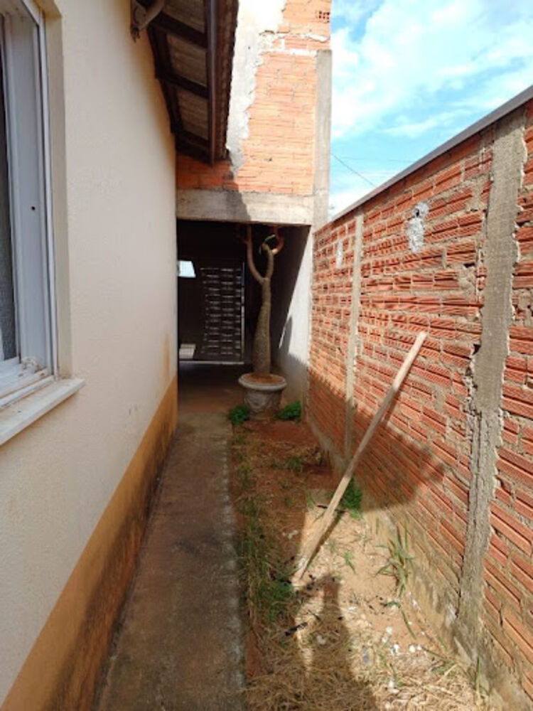 Casa à venda com 2 quartos, 65m² - Foto 2