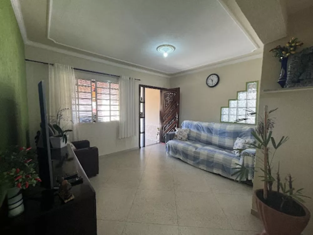 Casa à venda com 3 quartos, 170m² - Foto 1