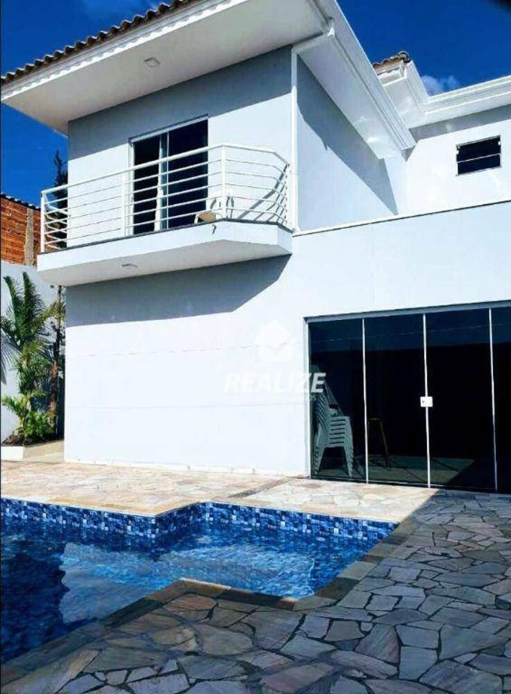 Casa à venda com 3 quartos, 300m² - Foto 1