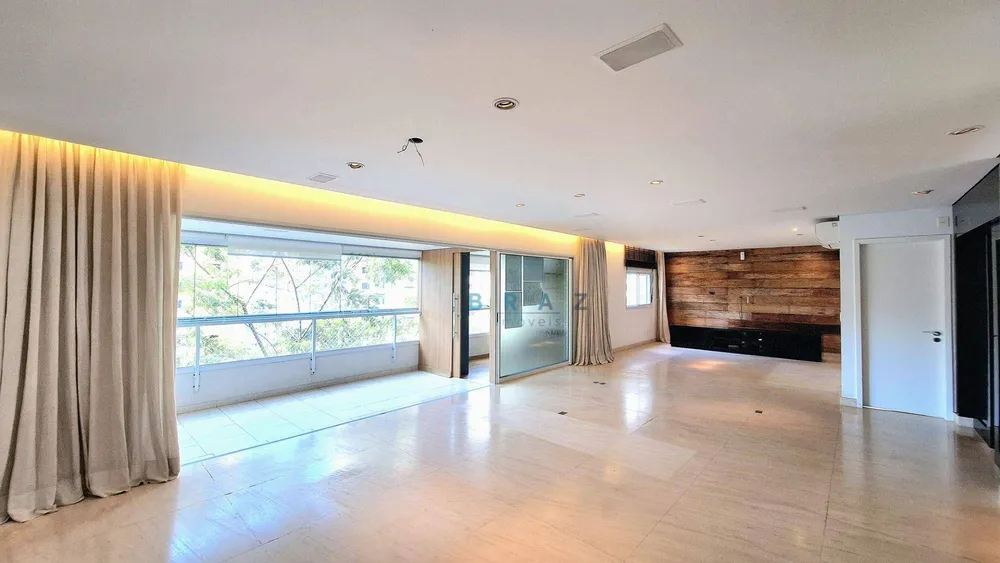 Apartamento, 3 quartos, 211 m² - Foto 1