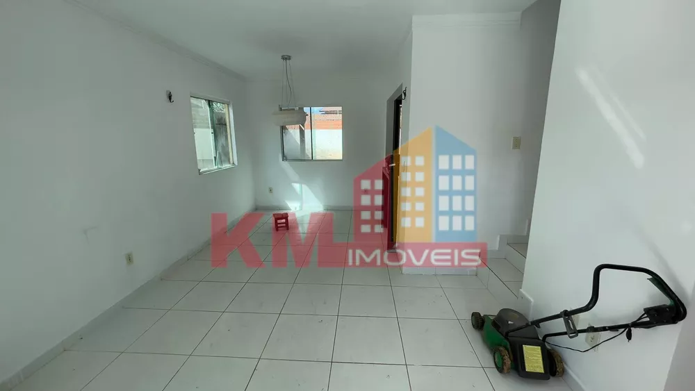 Casa à venda com 2 quartos, 151m² - Foto 2