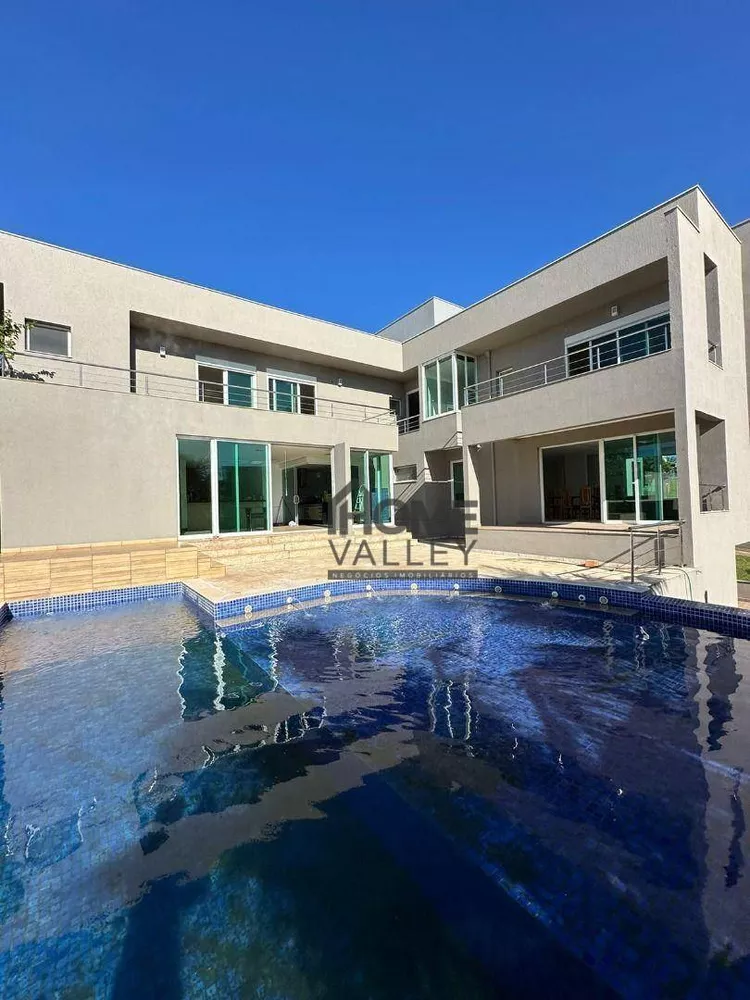 Casa de Condomínio à venda com 5 quartos, 640m² - Foto 1