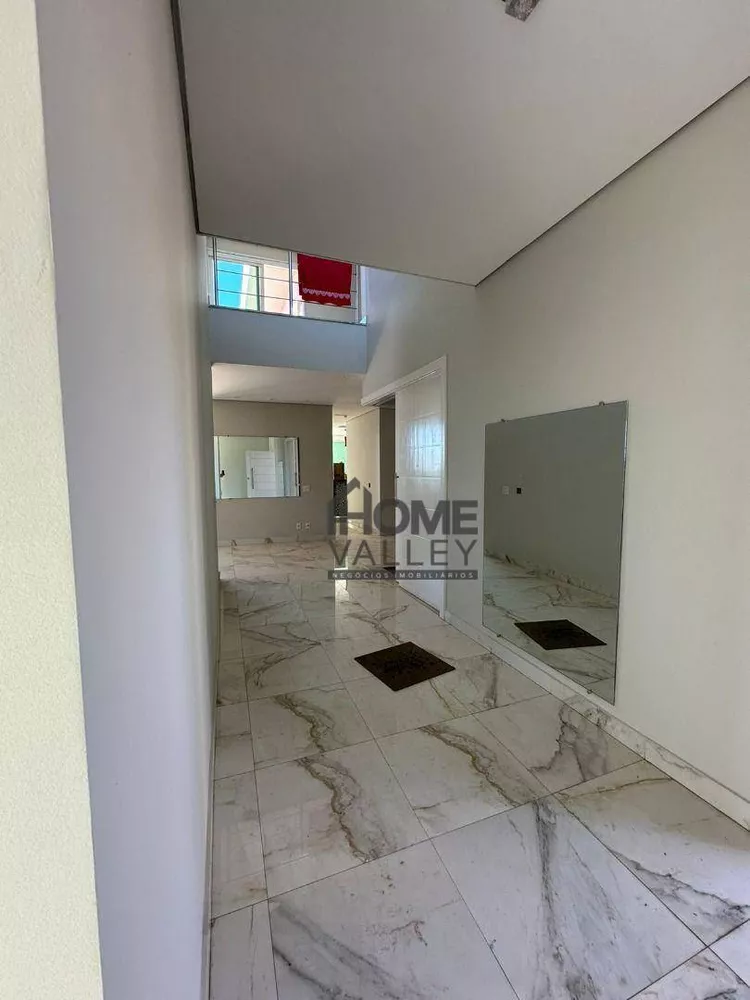 Casa de Condomínio à venda com 5 quartos, 640m² - Foto 2