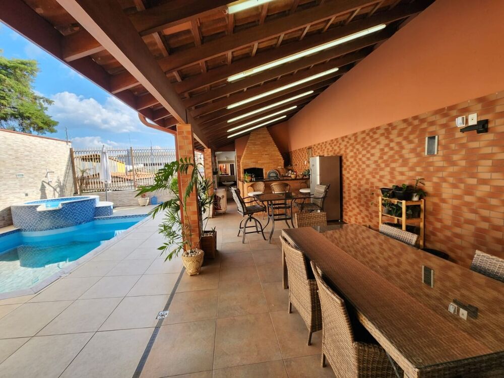 Casa, 3 quartos, 250 m² - Foto 4