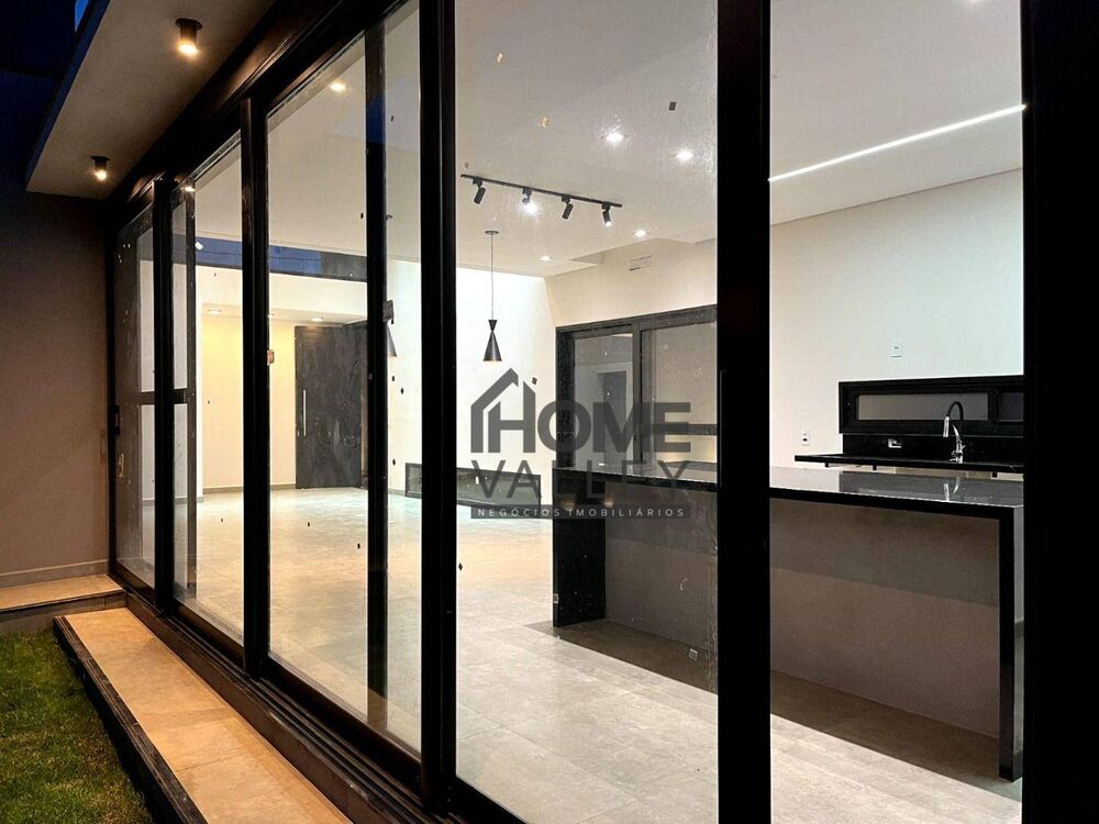 Casa de Condomínio à venda com 3 quartos, 200m² - Foto 1