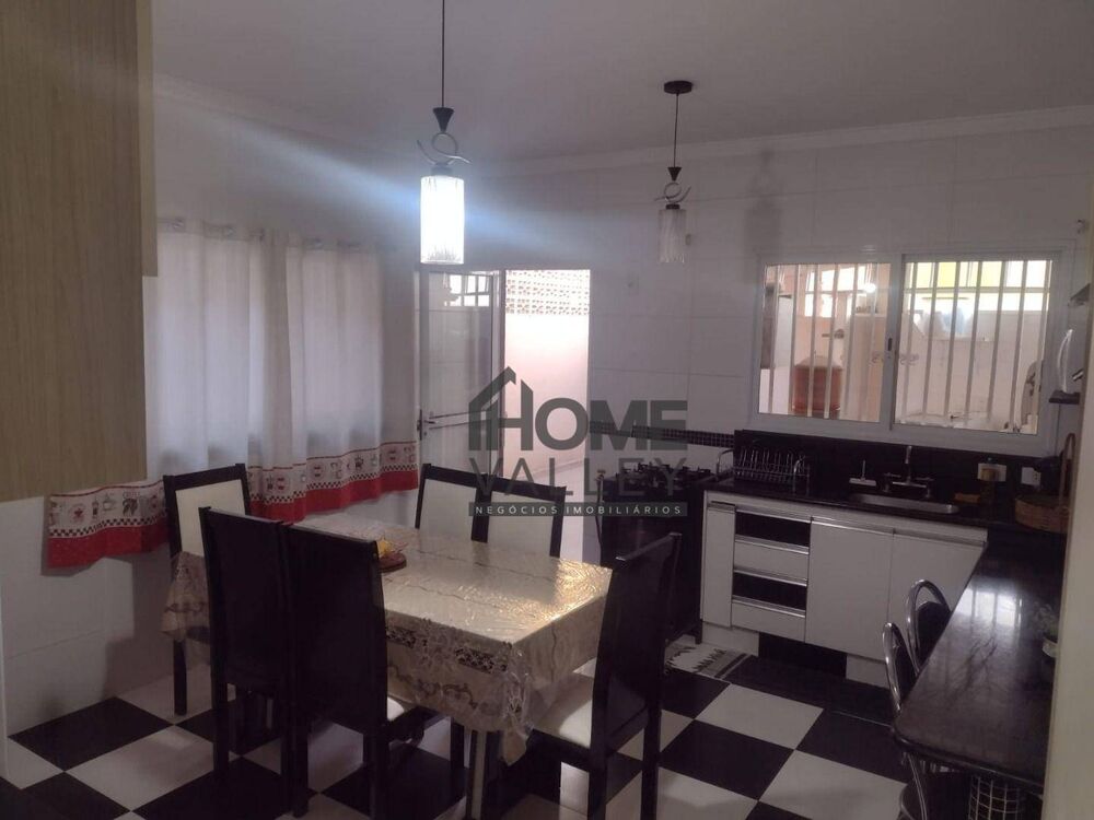 Casa à venda com 3 quartos, 142m² - Foto 2