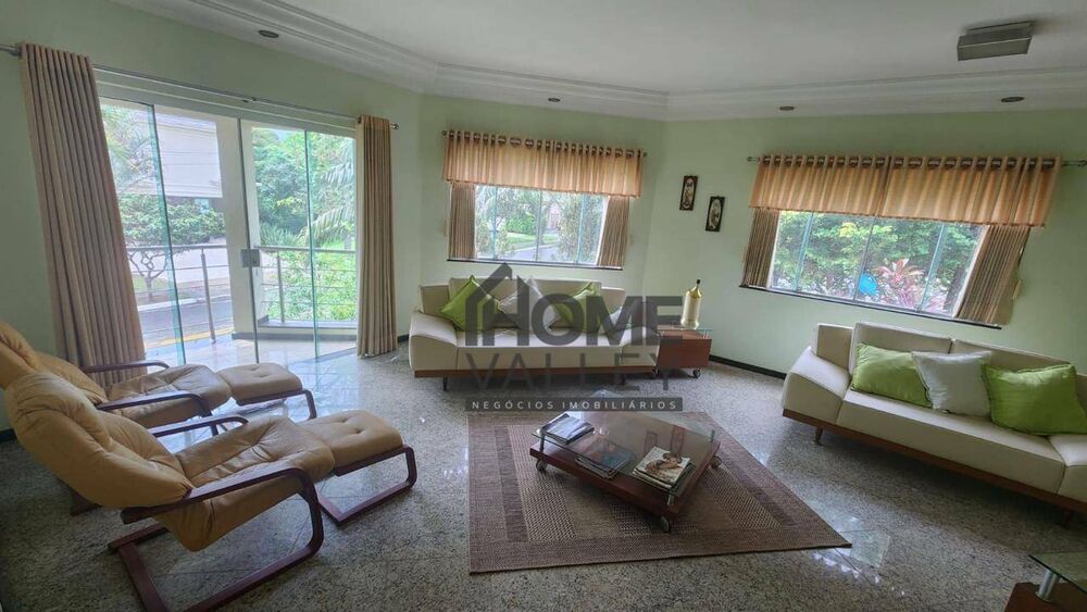 Casa de Condomínio à venda com 4 quartos, 553m² - Foto 1