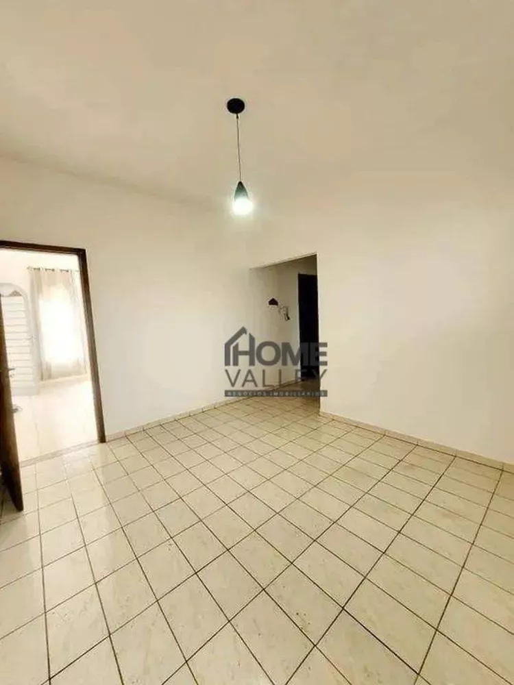 Casa à venda com 2 quartos, 120m² - Foto 2