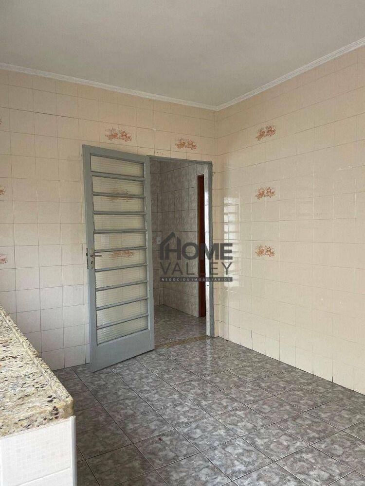 Casa para alugar com 3 quartos, 120m² - Foto 8