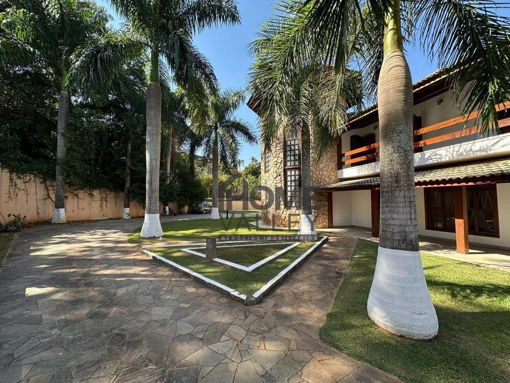 Casa de Condomínio para alugar com 4 quartos, 600m² - Foto 8