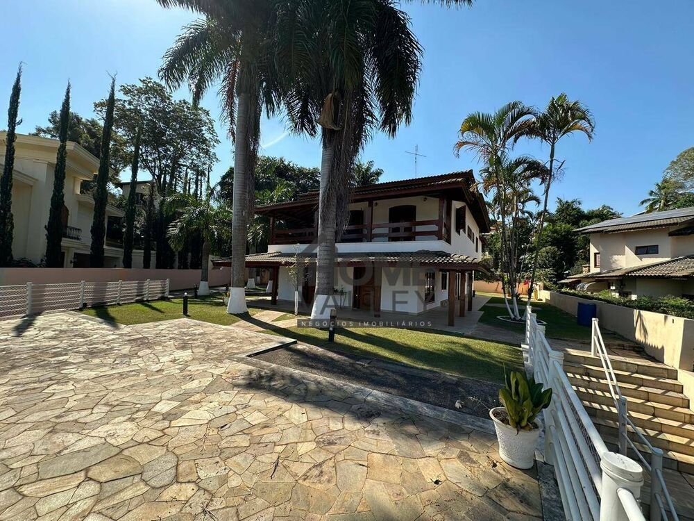 Casa de Condomínio para alugar com 4 quartos, 600m² - Foto 1