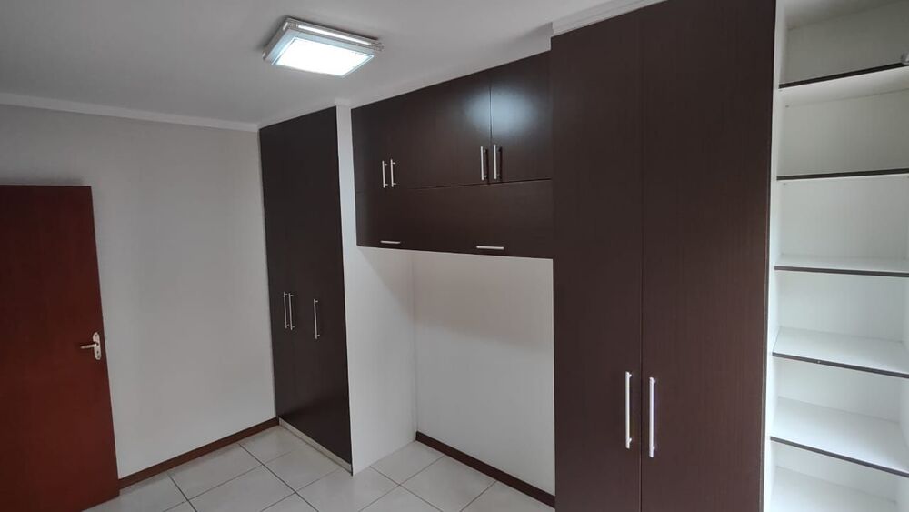 Apartamento à venda com 2 quartos, 61m² - Foto 4