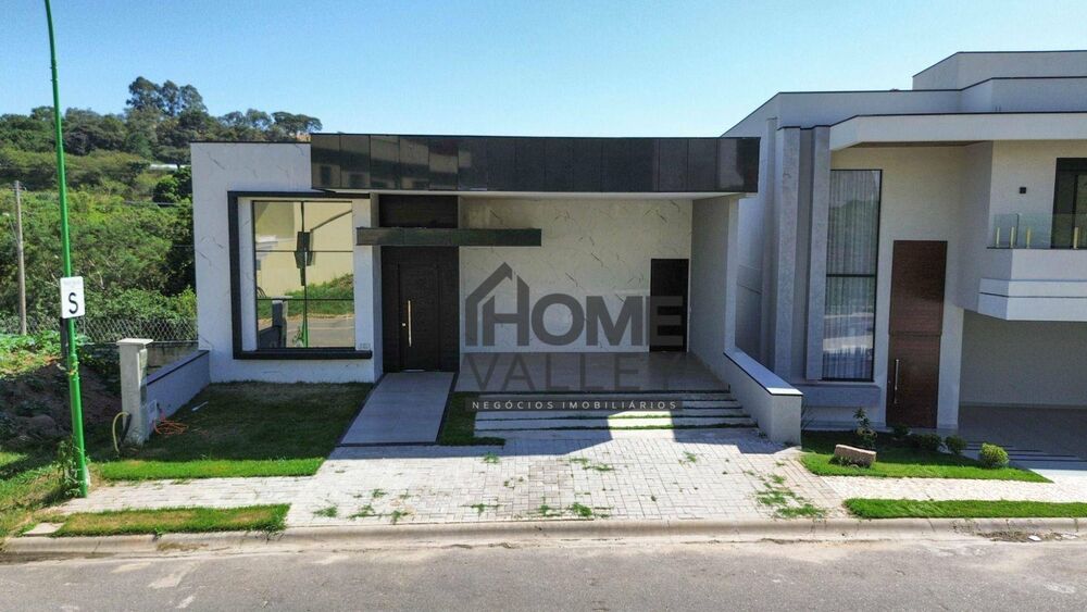 Casa de Condomínio à venda com 3 quartos, 208m² - Foto 2