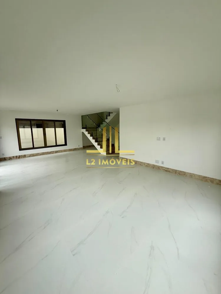 Casa, 5 quartos, 206 m² - Foto 1
