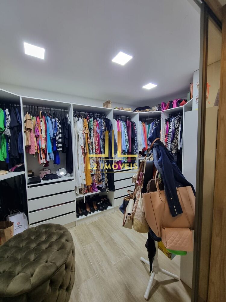 Casa, 4 quartos, 270 m² - Foto 4