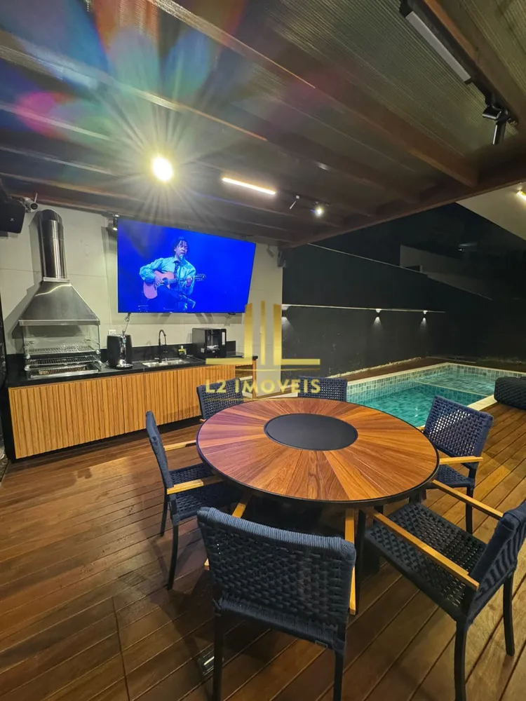 Casa, 4 quartos, 290 m² - Foto 1