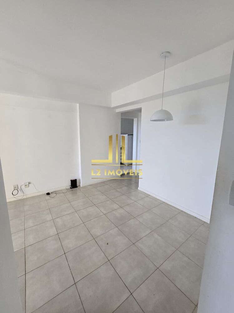 Apartamento à venda com 2 quartos, 67m² - Foto 3