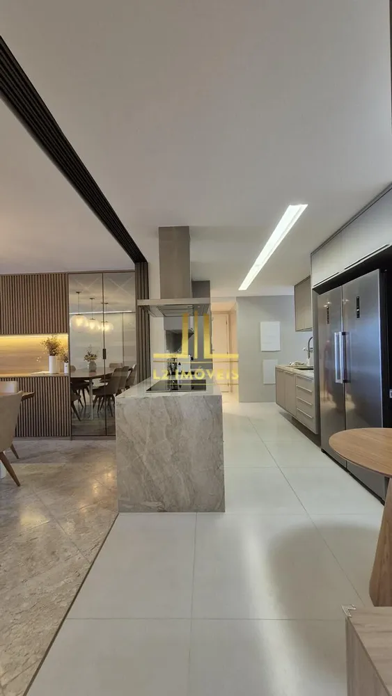 Apartamento, 3 quartos, 250 m² - Foto 2